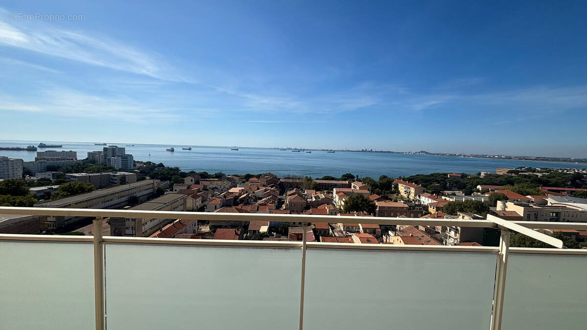 Appartement à PORT-DE-BOUC