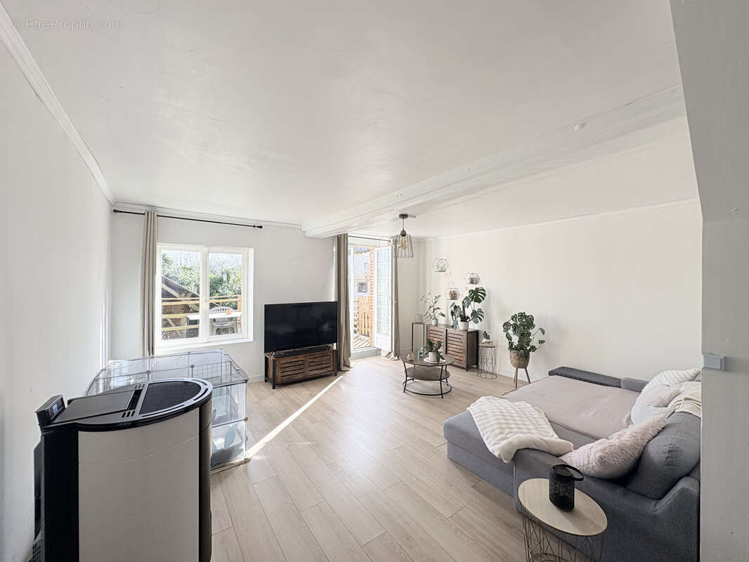 Maison à CHAMPROND-EN-GATINE