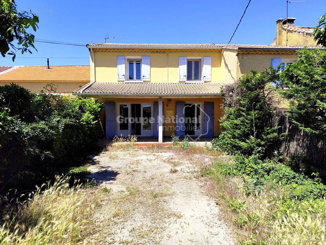 Maison à CAMARET-SUR-AIGUES