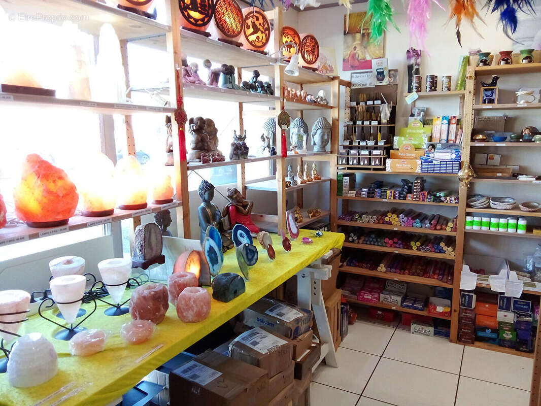 Commerce à VILLENAVE-D&#039;ORNON