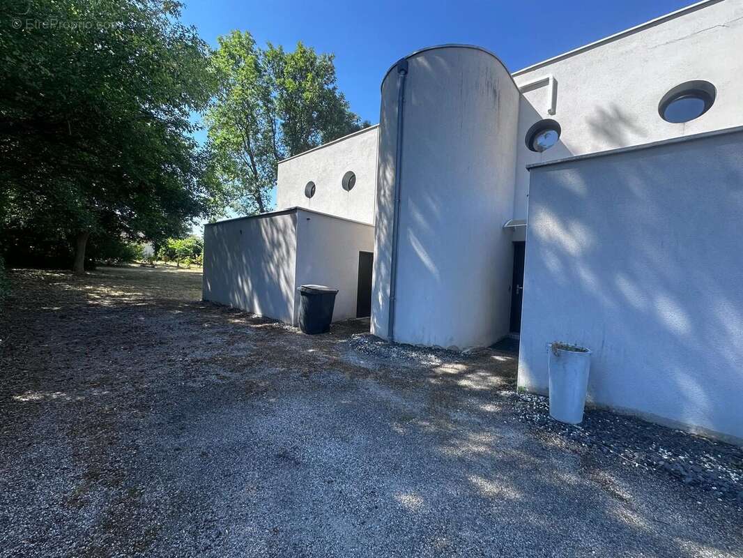 Maison 163 m² à Saint-Simeon-De-Bressieux  - photo 2