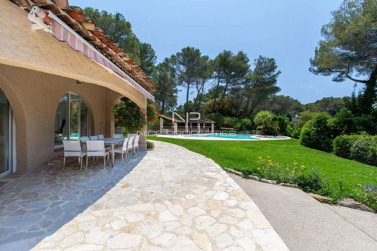 Maison à MOUANS-SARTOUX