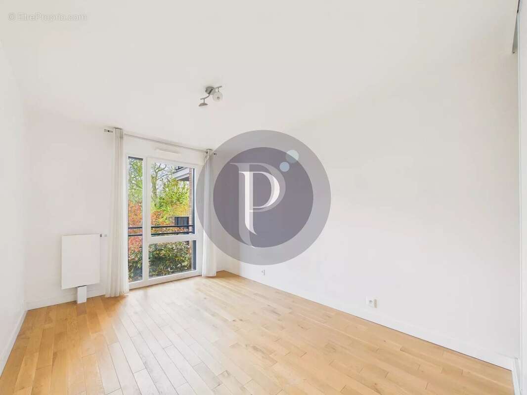 Appartement à LE PLESSIS-ROBINSON