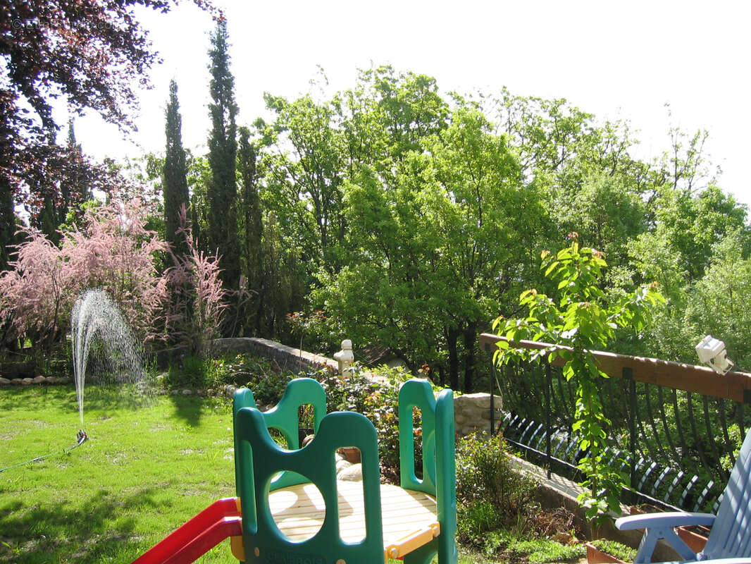 Maison à LARAGNE-MONTEGLIN
