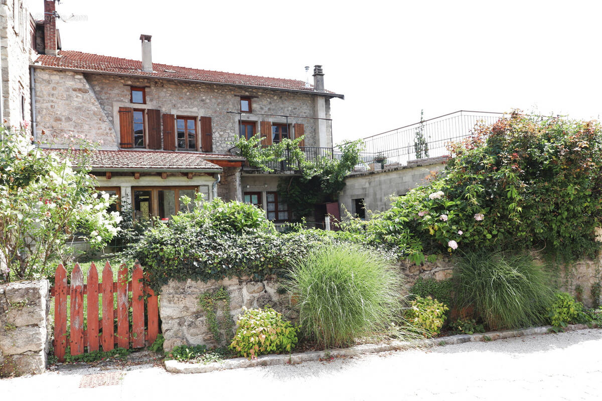 Maison à DESAIGNES