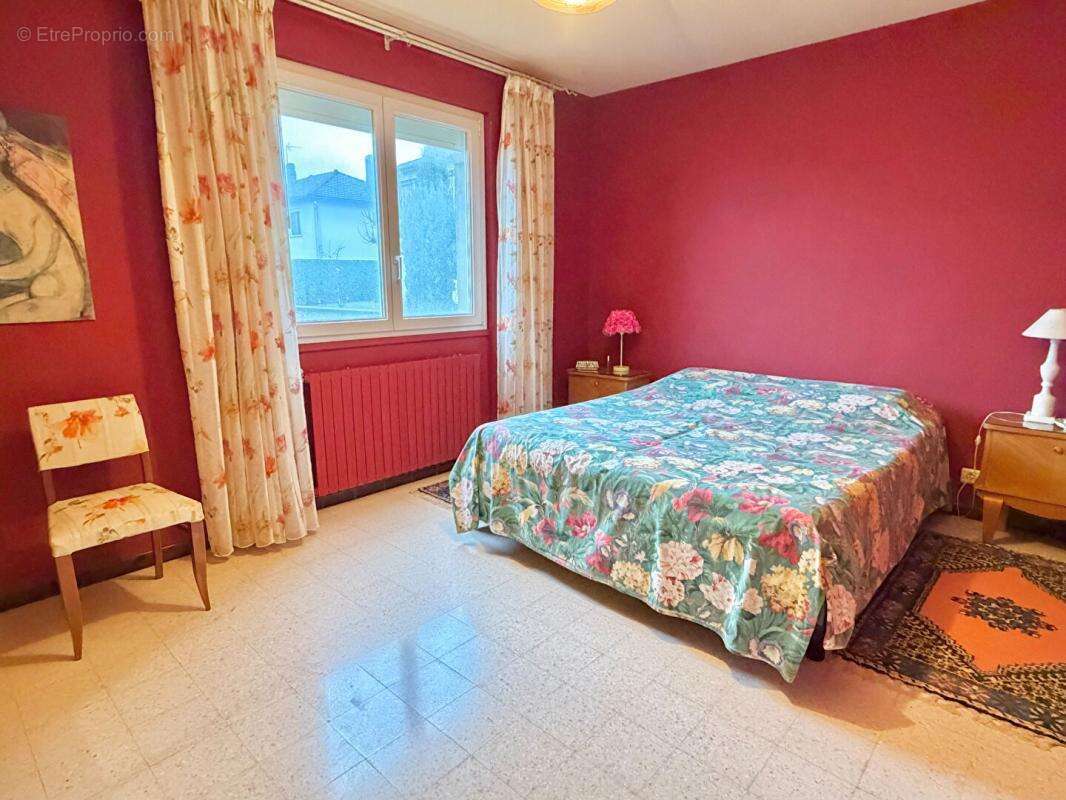 Cahors 46000 Maison 4 chambres sur 500 m² de terrain proche centre ville - photo 11