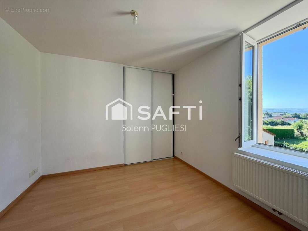 Maison 162 m² à Gillonnay  - photo 8