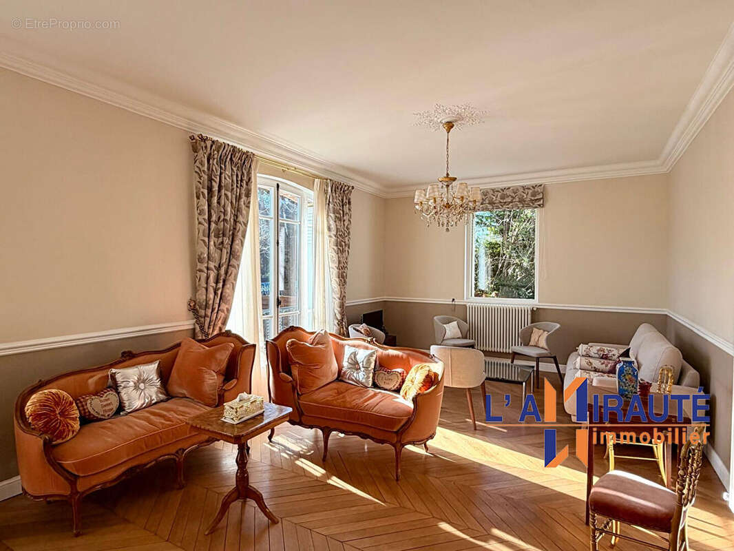 Maison à MAISONS-LAFFITTE