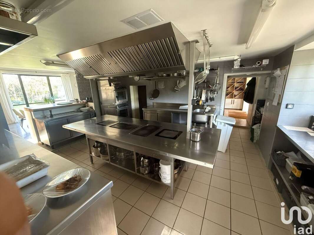 Photo 5 - Commerce à SERVIERS-ET-LABAUME