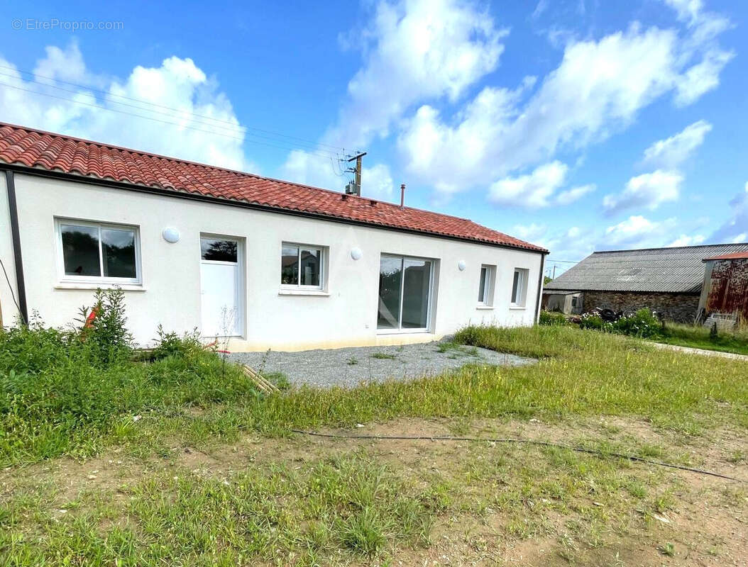 Maison à SAINT-LUMINE-DE-COUTAIS