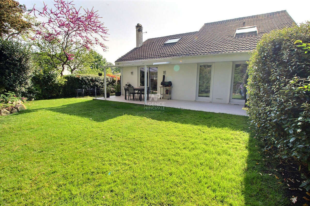 Maison à VERNEUIL-SUR-SEINE