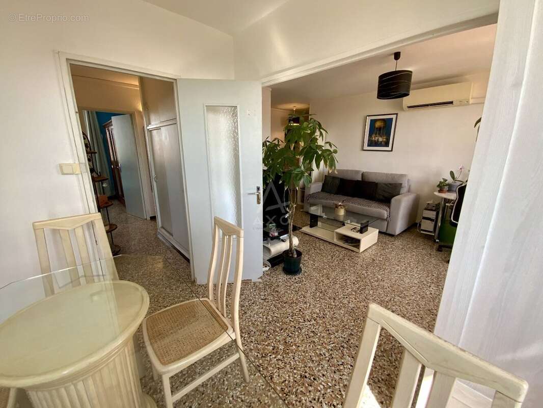 Gard (30) - Nimes secteur gare - Appartement T4, parking, cave - photo 2