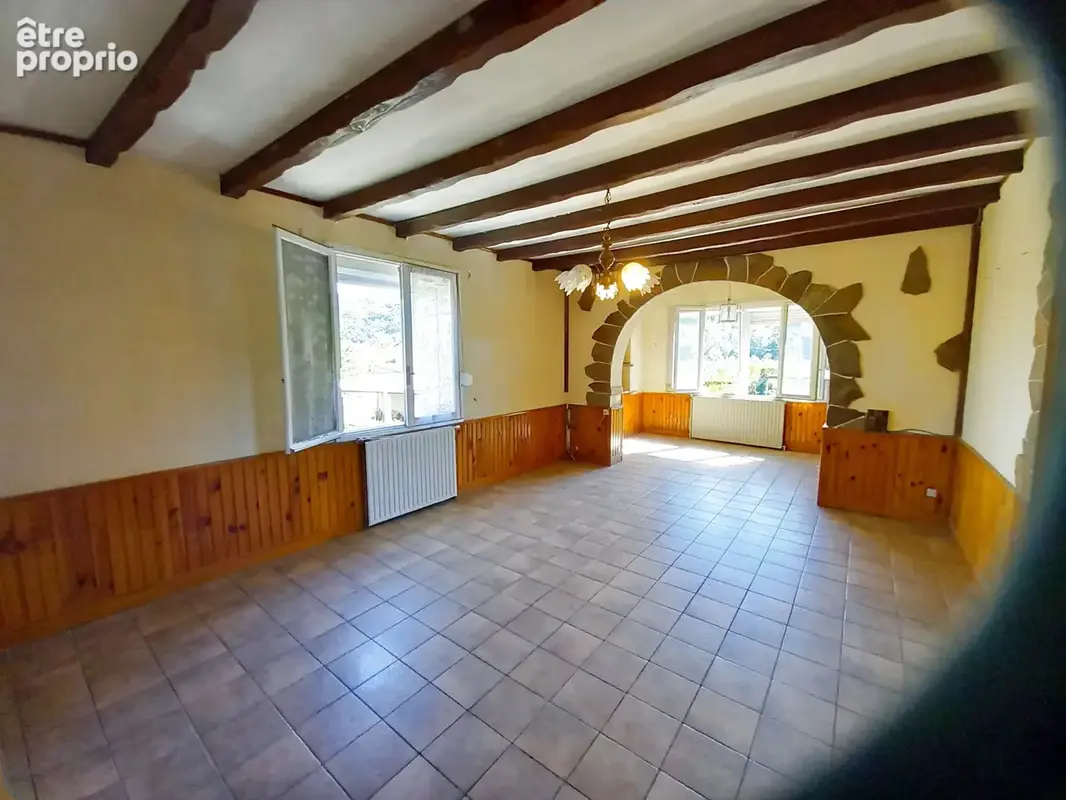 Maison individuelle avec grand jardin et grand garage. - photo 7