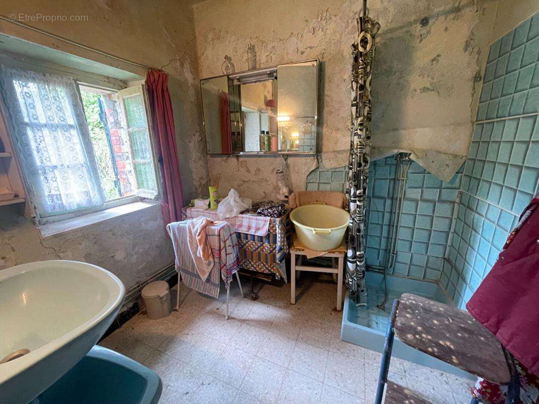 Maison à LA CHAPELLE-SUR-AVEYRON