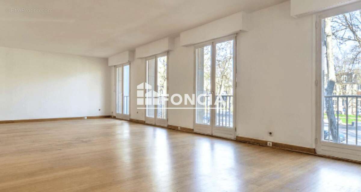 Appartement à VERSAILLES