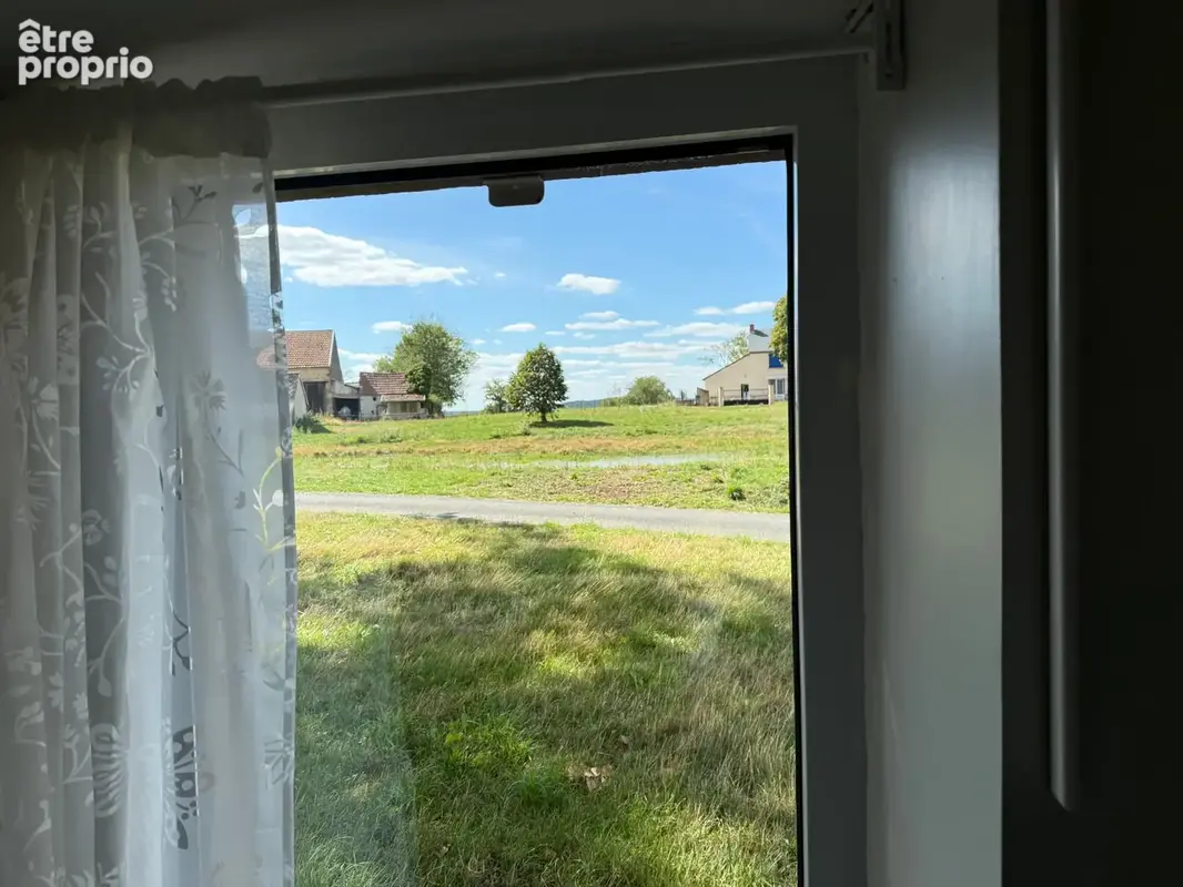 Auv 1230 : Maison à finir de rénover, hameau avec petite mare, 1 460 m2 - photo 8