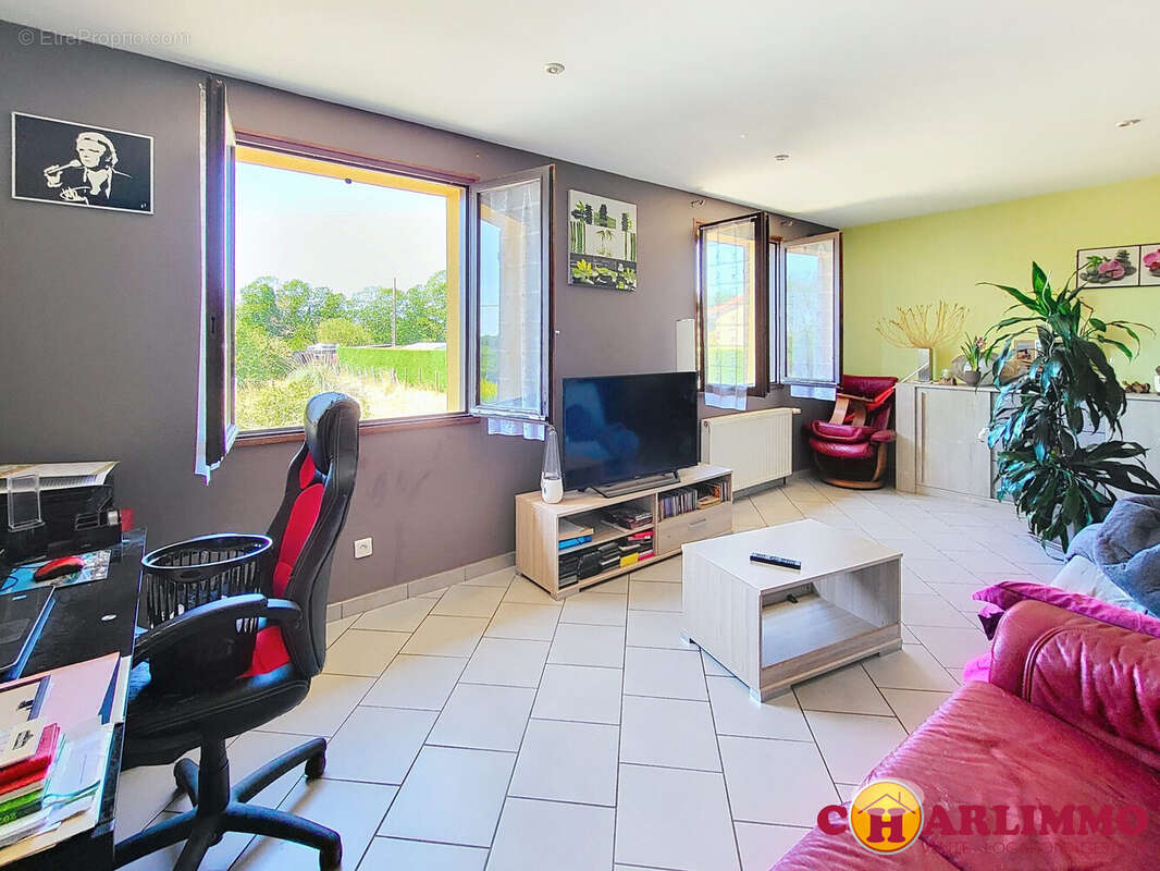 Maison 110 m² à Saint-Brice-Sur-Vienne  - photo 7