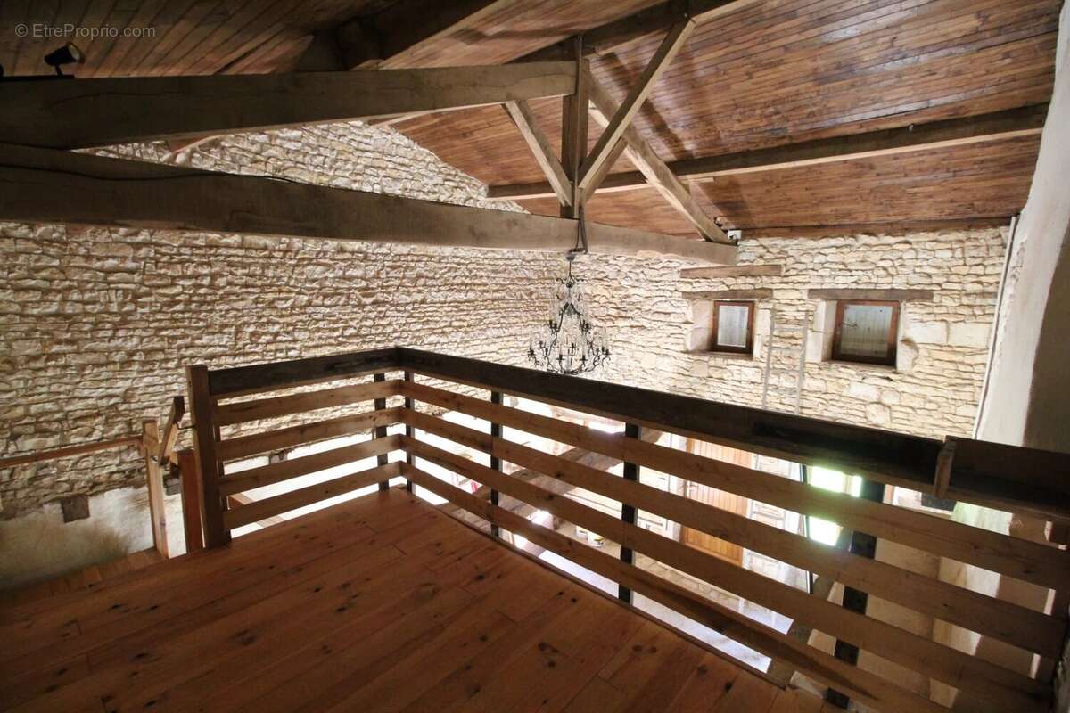 Maison à CELLEFROUIN