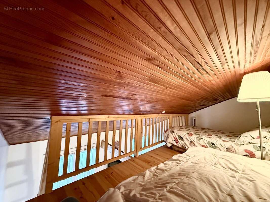   - Appartement à AX-LES-THERMES