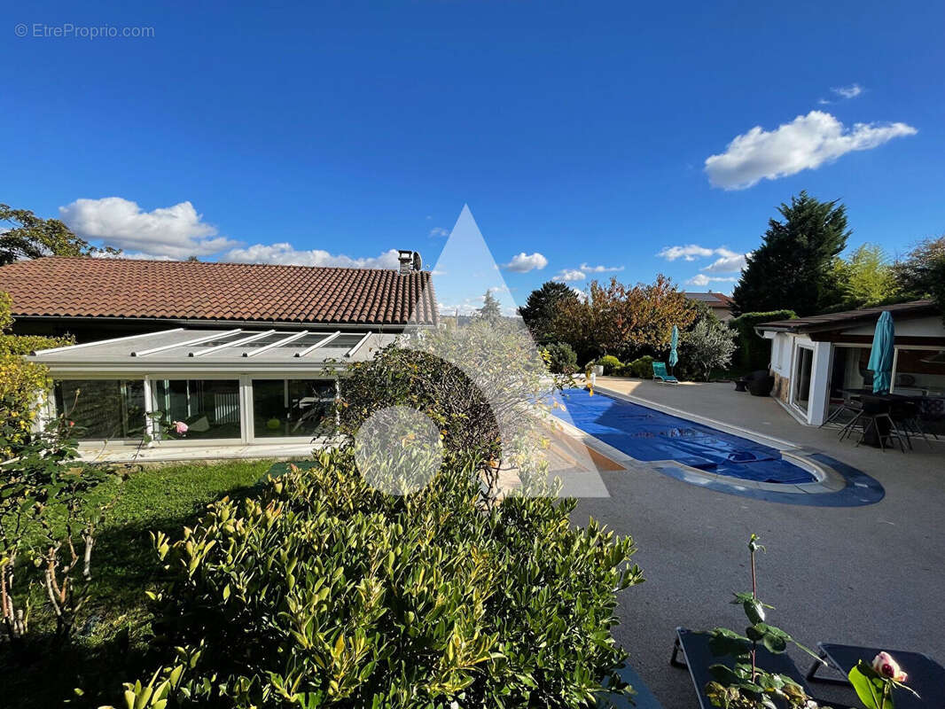 Maison à COLLONGES-AU-MONT-D&#039;OR