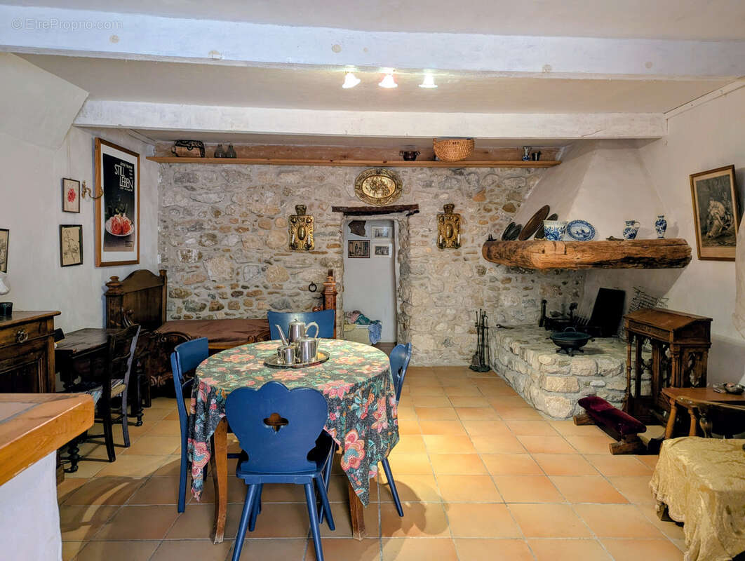 Maison à PARAZA