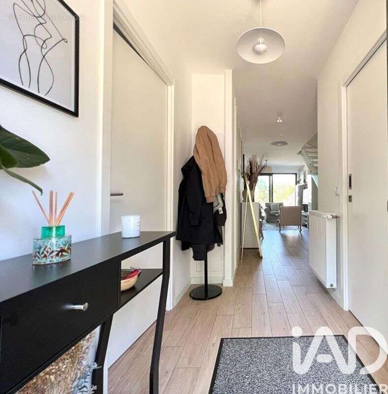 Photo 2 - Maison à NOISEAU