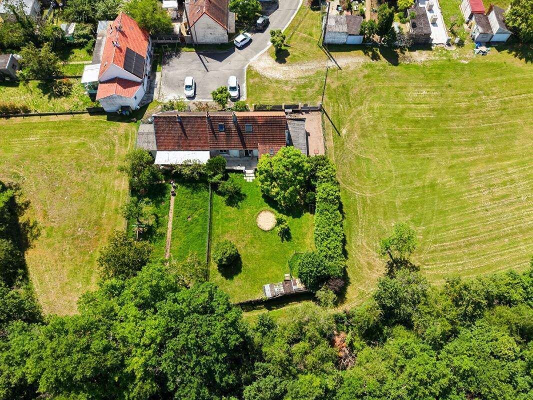 Maison de charme dans une impasse, Calme et potentiel à Venesmes - photo 3