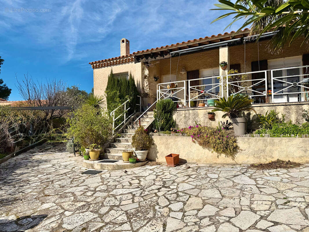Maison à CARRY-LE-ROUET