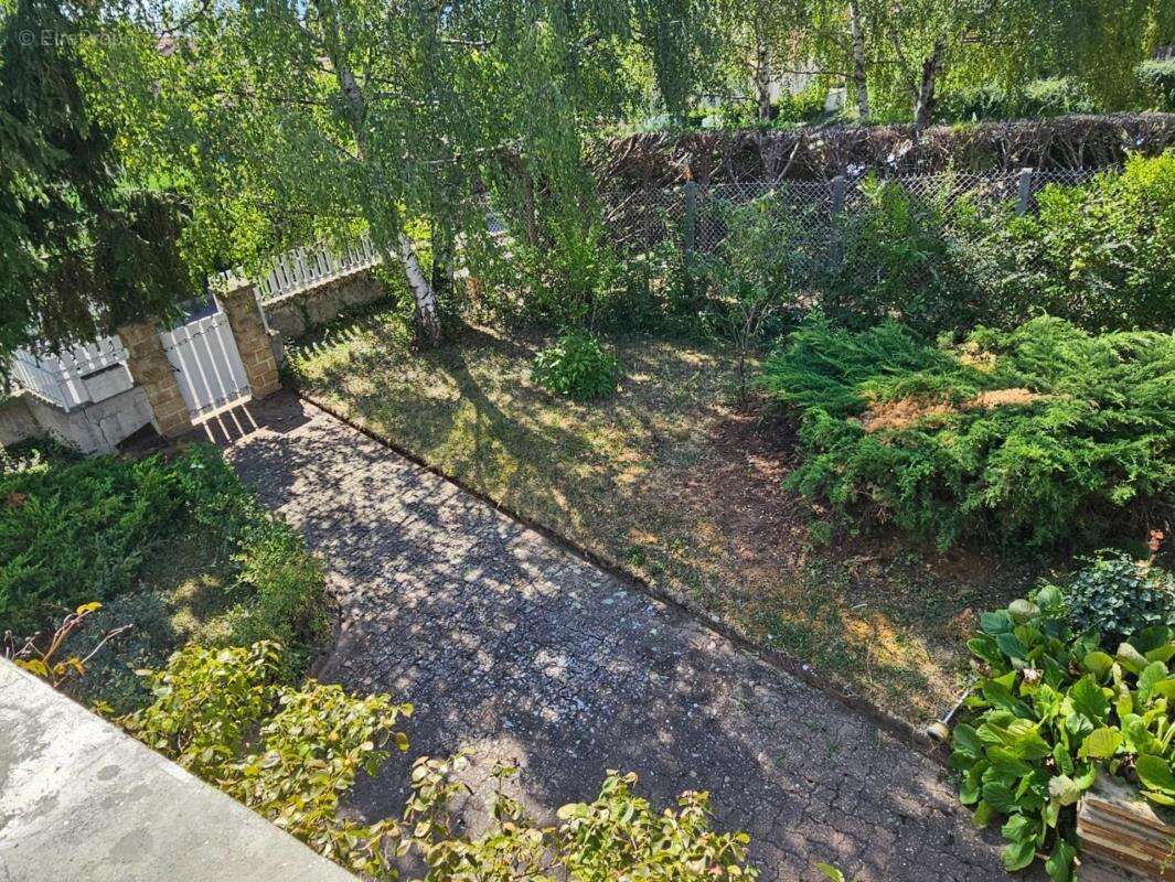 Villa semi-plain-pied - 5 pièces – Cournon-d’Auvergne - photo 2