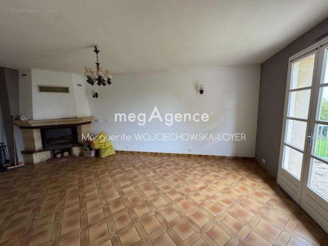 Maison à FRESNAY-SUR-SARTHE