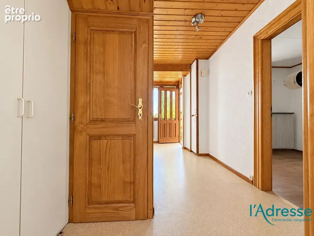 Maison mitoyenne de 91,17 m² avec jardin et dépendance - photo 5