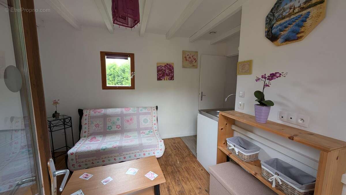 Appartement à SAINT-CLEMENT-DE-VERS