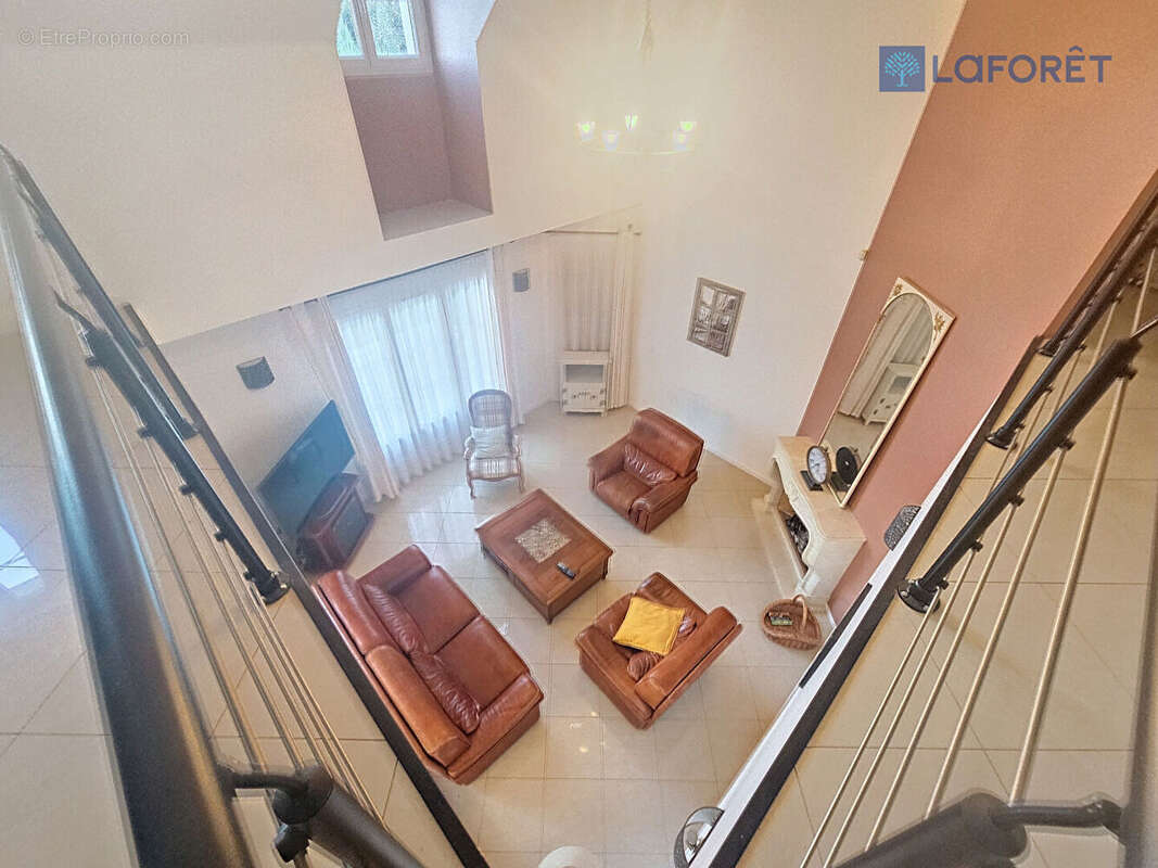 Maison à COUTEVROULT