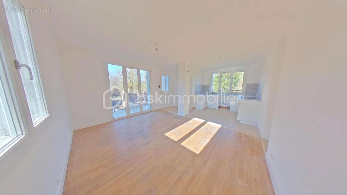 Maison à EGRISELLES-LE-BOCAGE