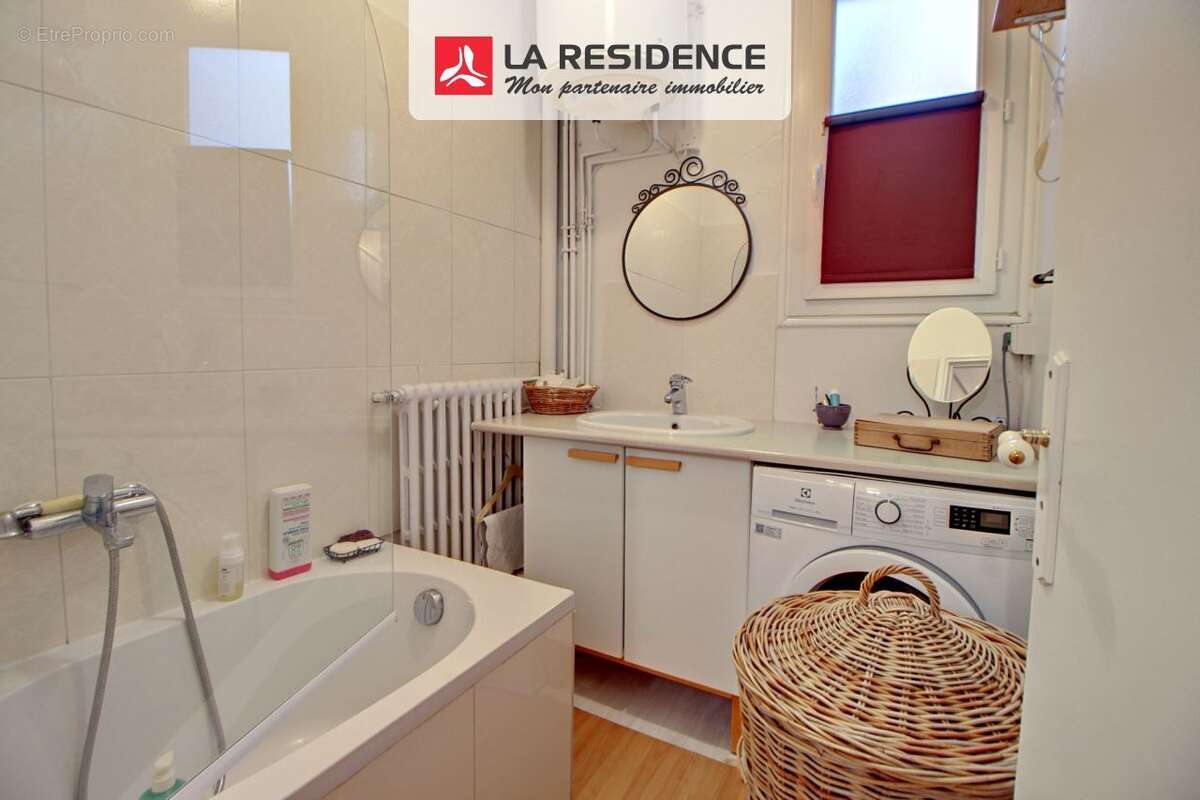 Appartement à LES CLAYES-SOUS-BOIS