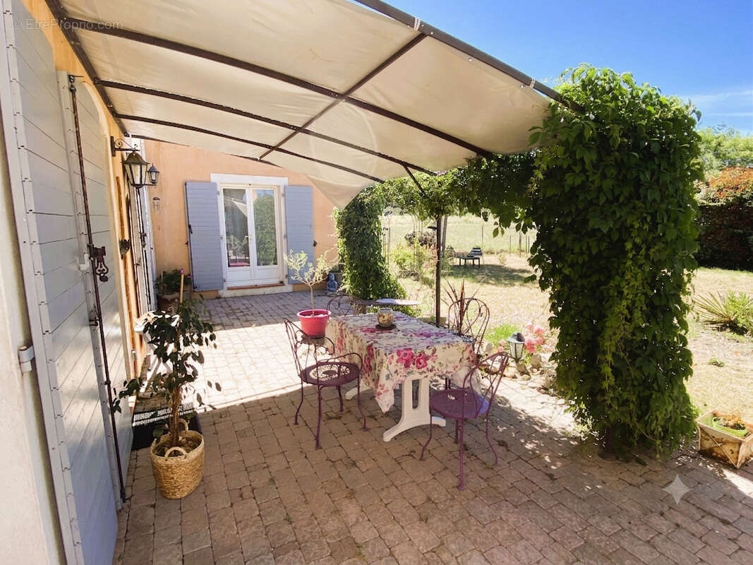 Maison à VINON-SUR-VERDON