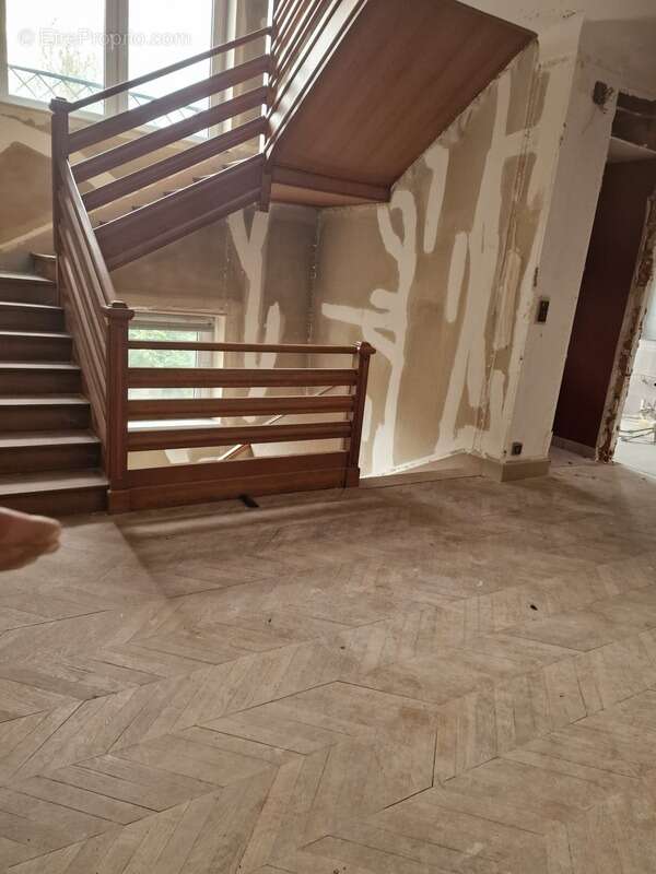 Appartement à CHARMES