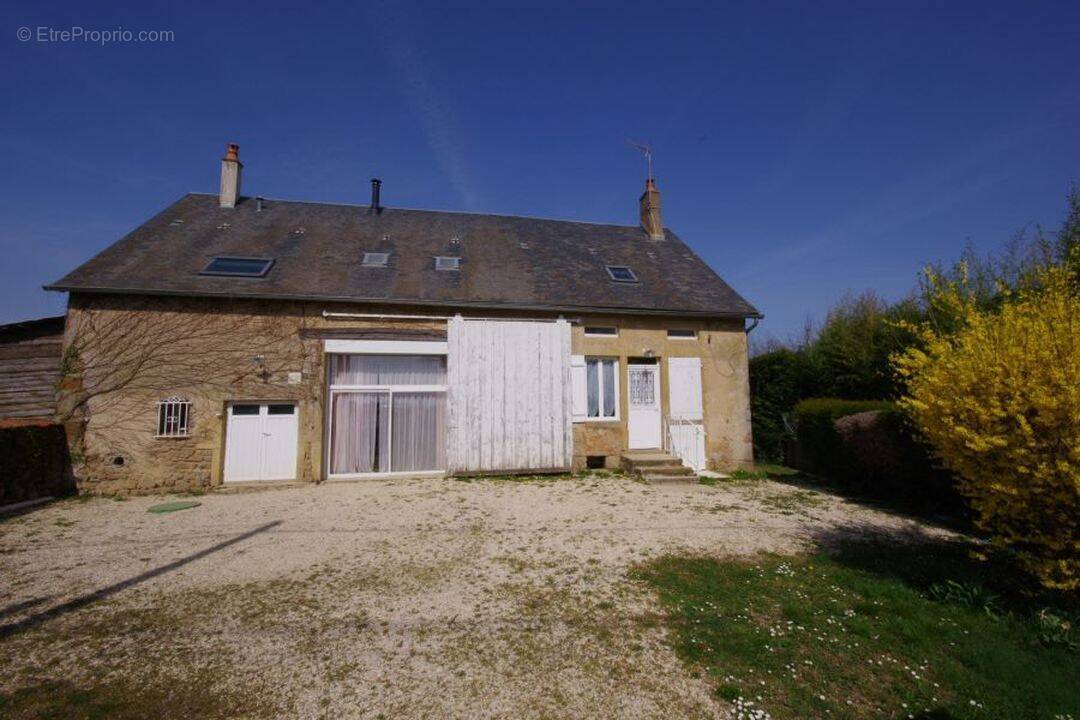 Maison 205 m² à Saulieu  - photo 1