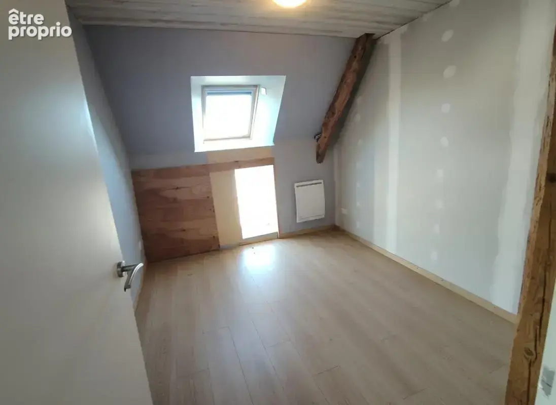 NOUVEAUTÉ - Charmante maison en pierre rénovée de 90 m² avec - photo 5