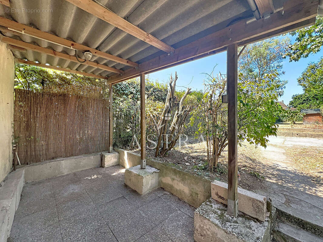 Maison 4 pièces - 83,78 m² - Travaux de rénovation à prévoir - photo 11