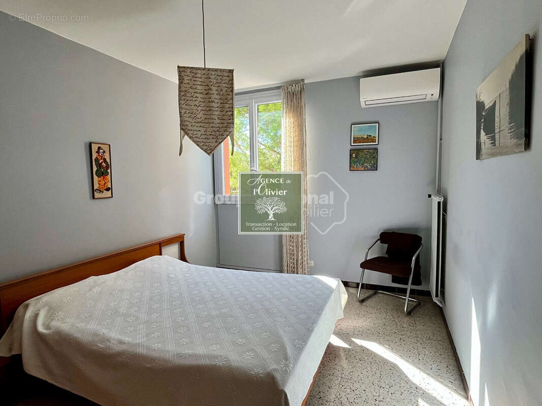 ARLES. Spacieux appartement T4. - photo 5