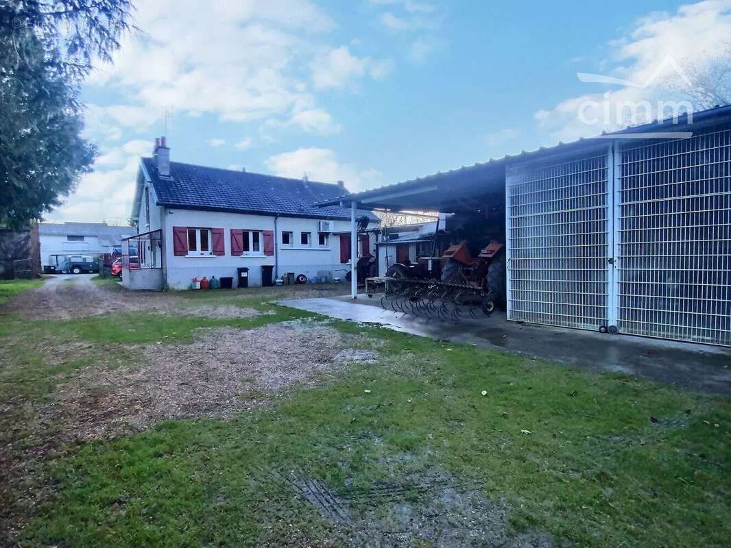 Maison à CHAUMONT-SUR-LOIRE
