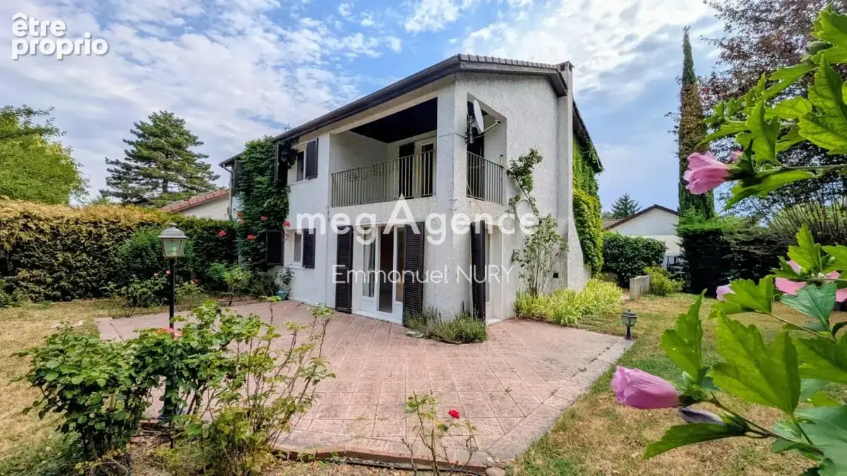 Maison à CHARBONNIERES-LES-BAINS