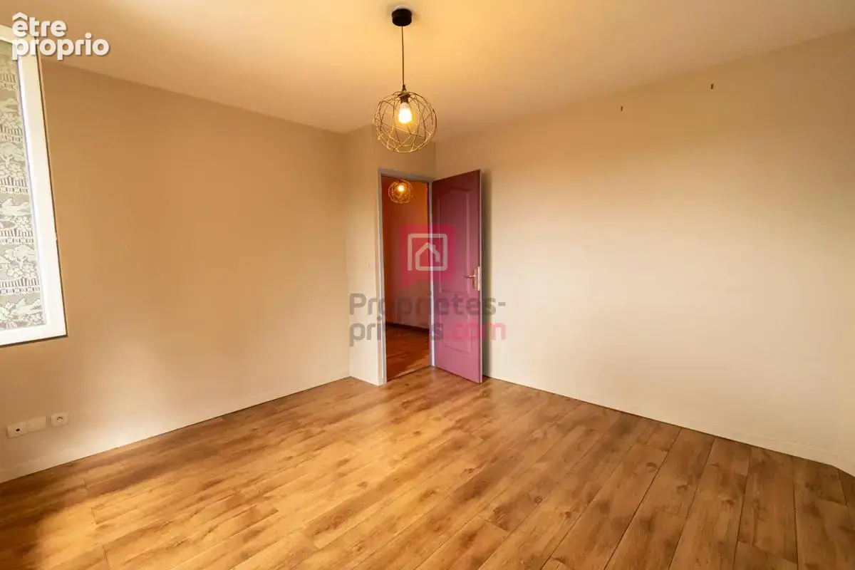 MAREUIL-LÈS-MEAUX  Maison récente 4 chambres avec jardin de 600 m² - photo 12