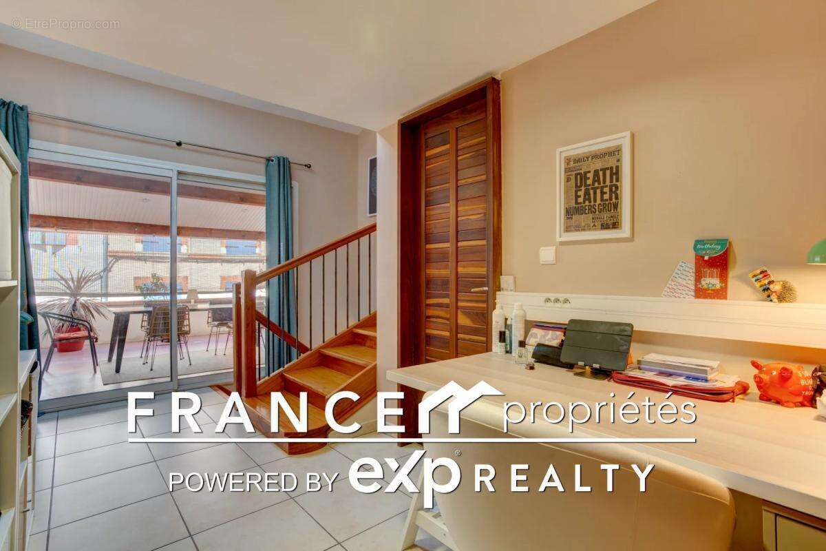 Appartement à CARBONNE