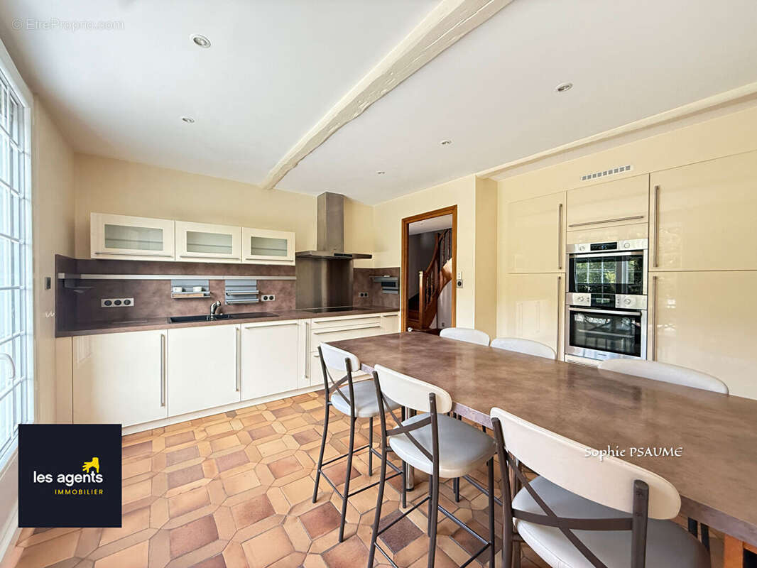 Maison à NEUFCHATEAU