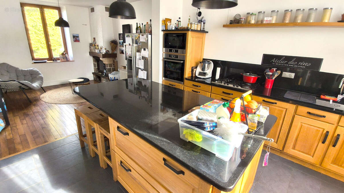 Maison à LA CROISILLE-SUR-BRIANCE