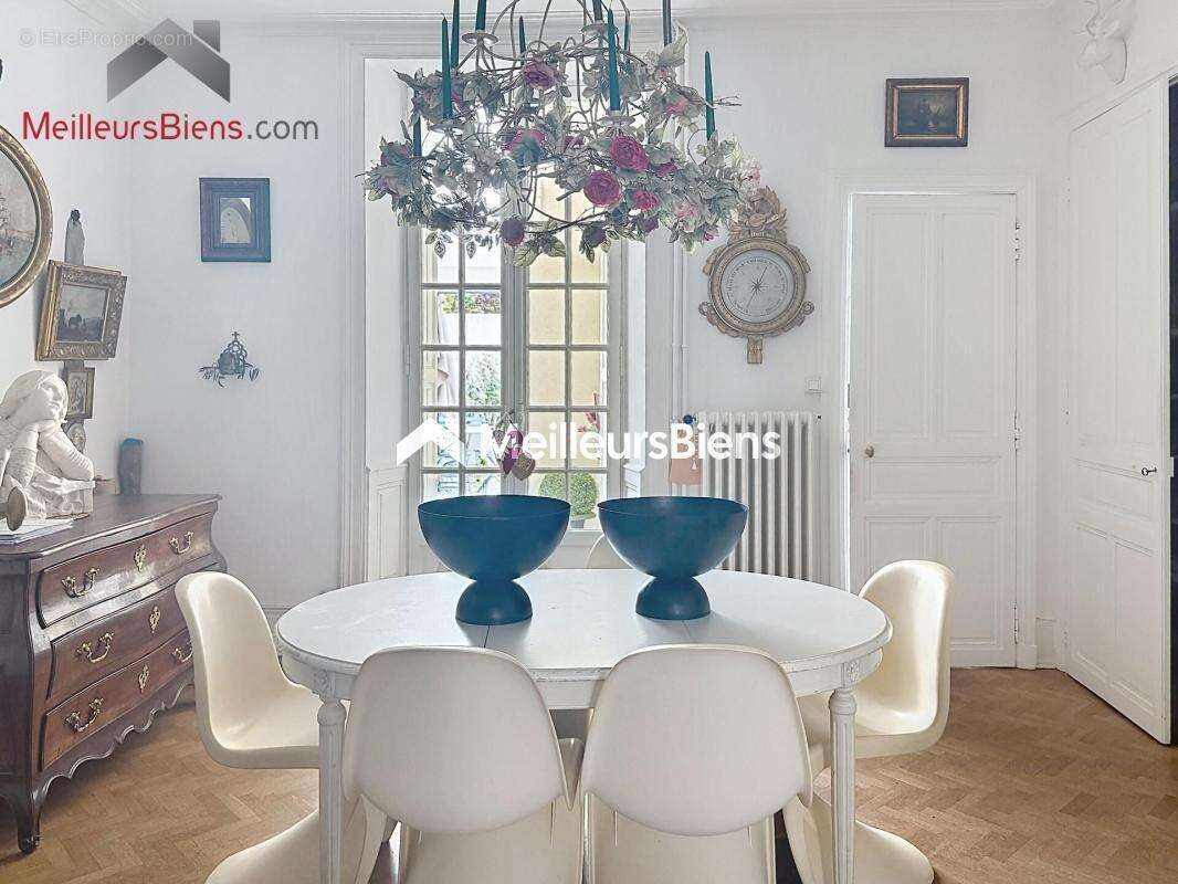 Élégante maison de caractère – 170 m² – Volumes et art de vivre - photo 2
