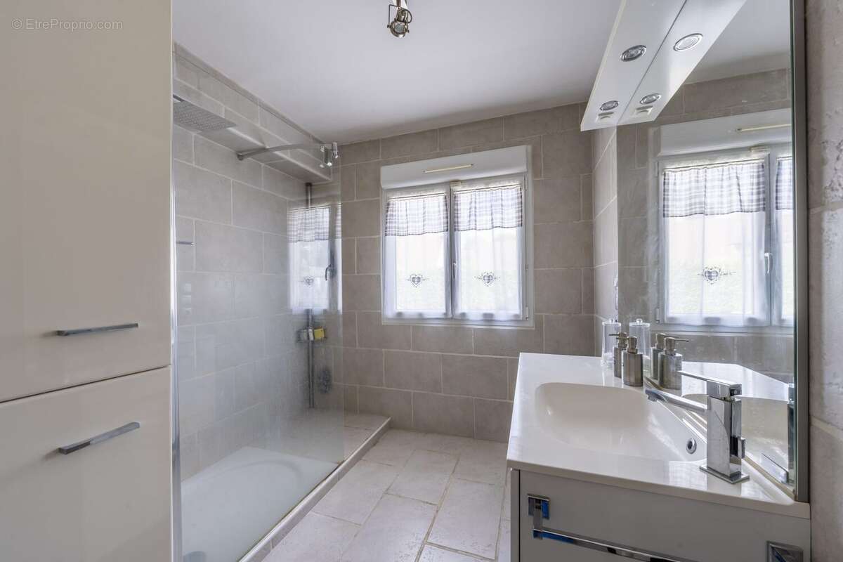 Maison à SAINT-FARGEAU-PONTHIERRY