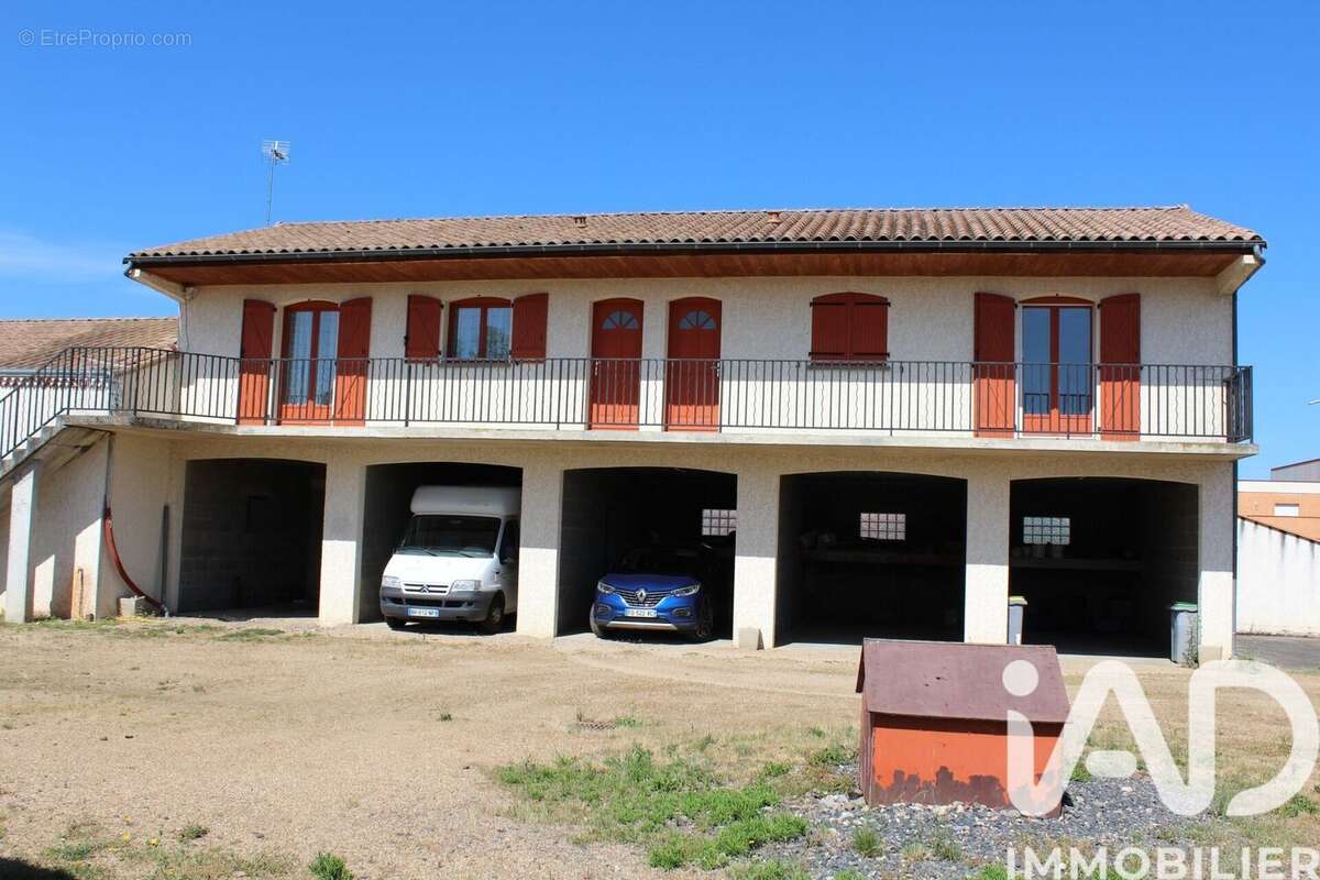 Photo 2 - Appartement à LES MARTRES-D'ARTIERE